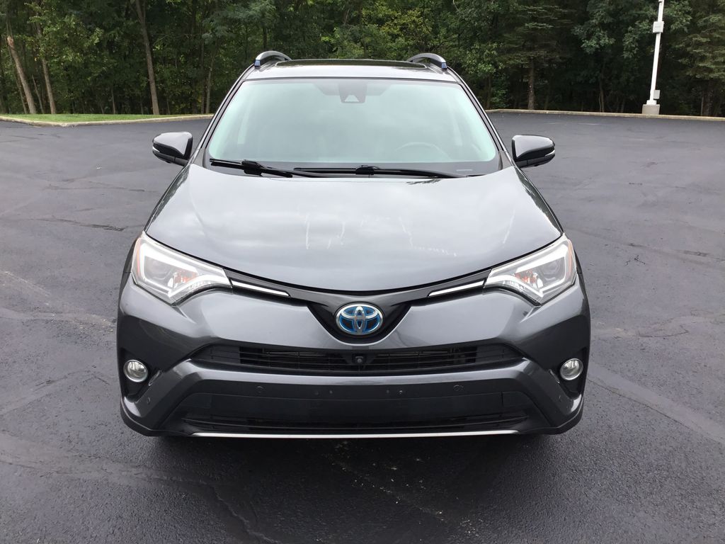 Thumbnail: 2017 Toyota RAV4 - 8