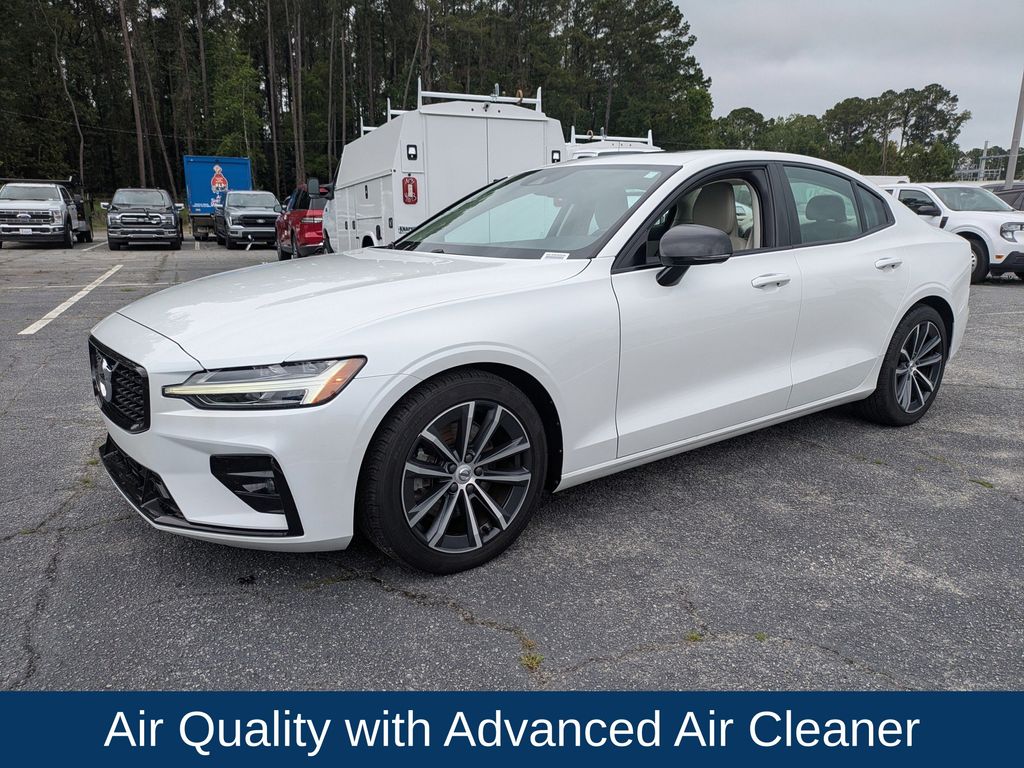 2021 Volvo S60 T5 Momentum