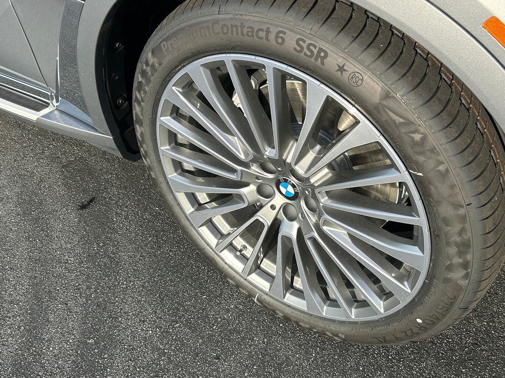 Thumbnail: 2026 BMW X7 - 3