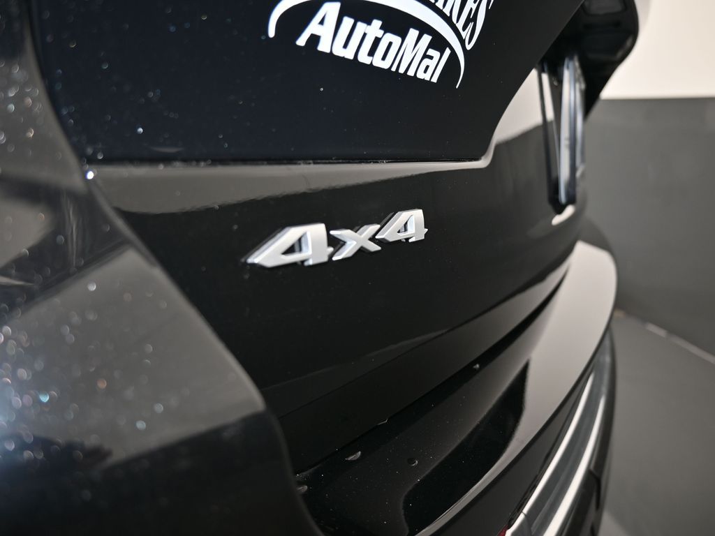 New 2025 Diamond Black Crystal Pearlcoat Jeep Overland image 36