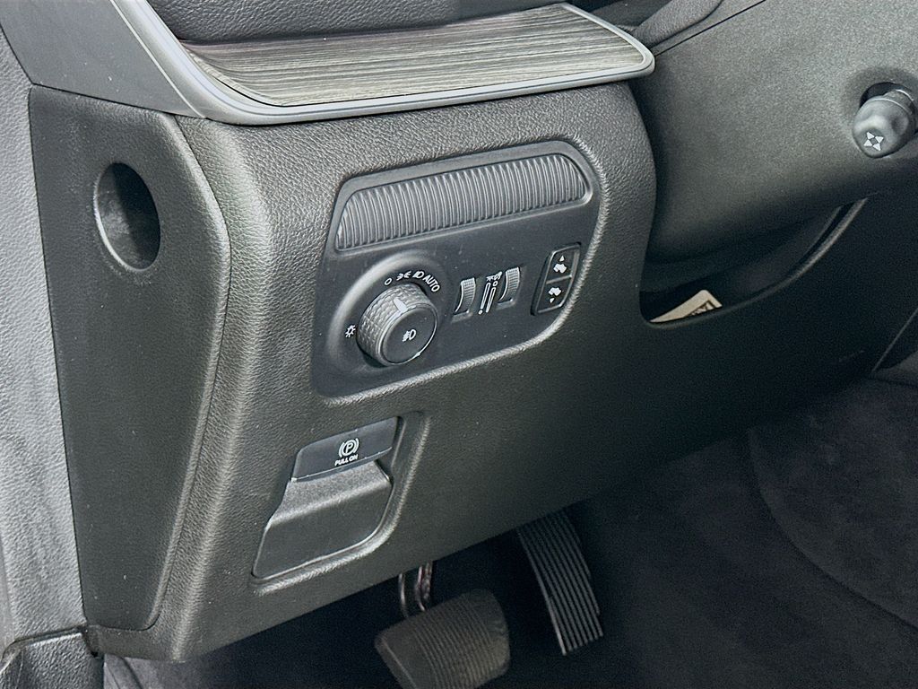 Thumbnail: 2024 Jeep Wagoneer - 10