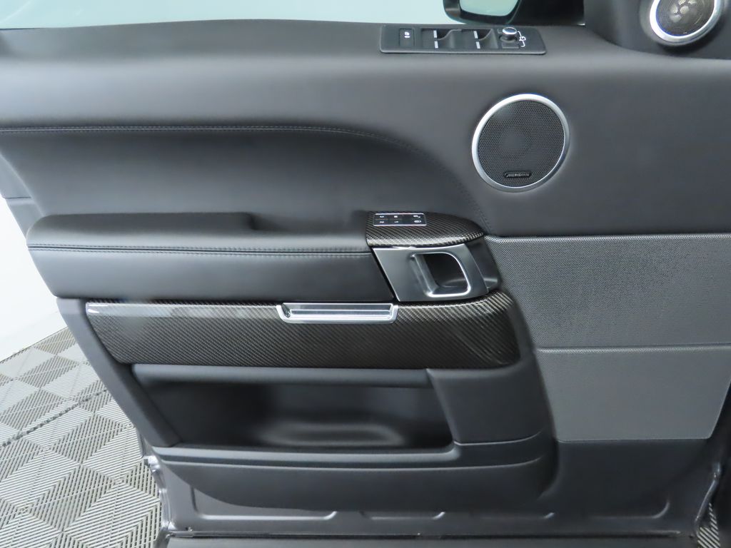Thumbnail: 2016 Land Rover Range Rover Sport - 25