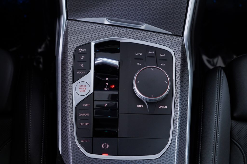 Thumbnail: 2025 BMW 3 Series - 14