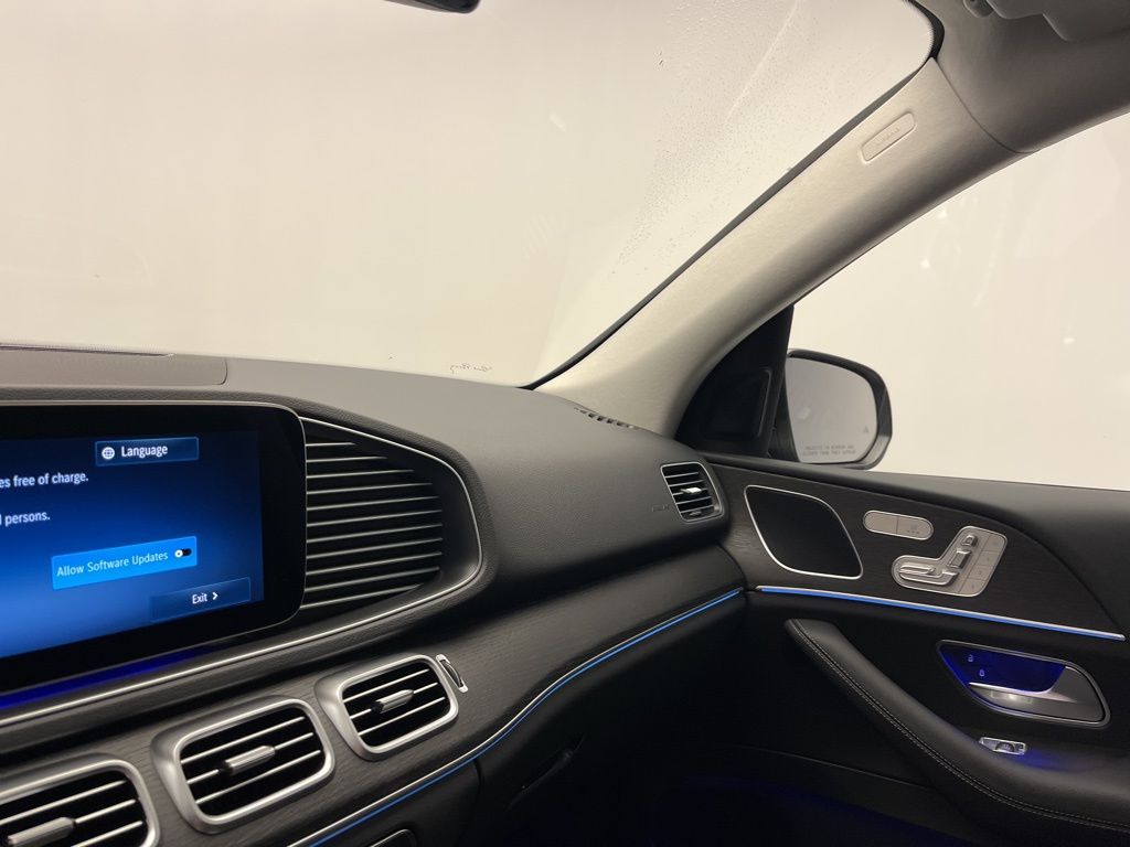 Thumbnail: 2026 Mercedes-Benz GLE - 22