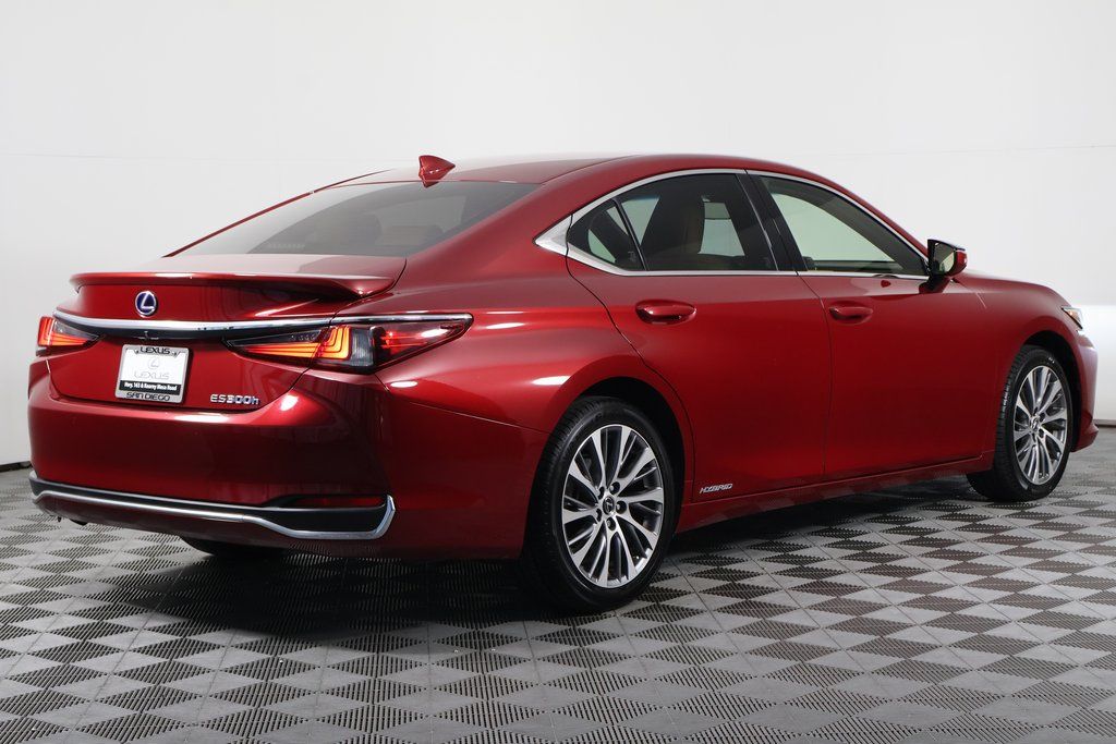 Thumbnail: 2019 Lexus ES - 4