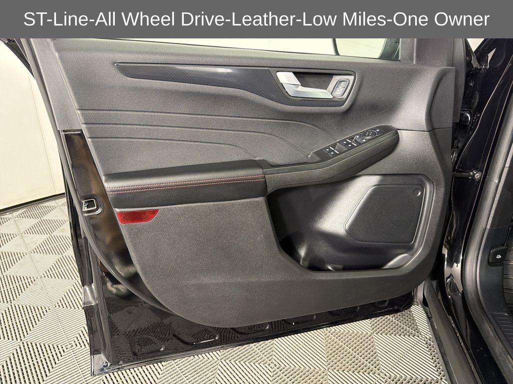 used 2025 Ford Escape car, priced at $23,900