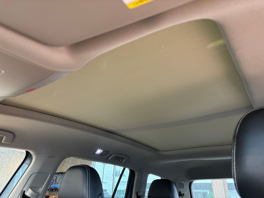 2022 Volkswagen Atlas 3.6L V6 SEL Premium R-Line