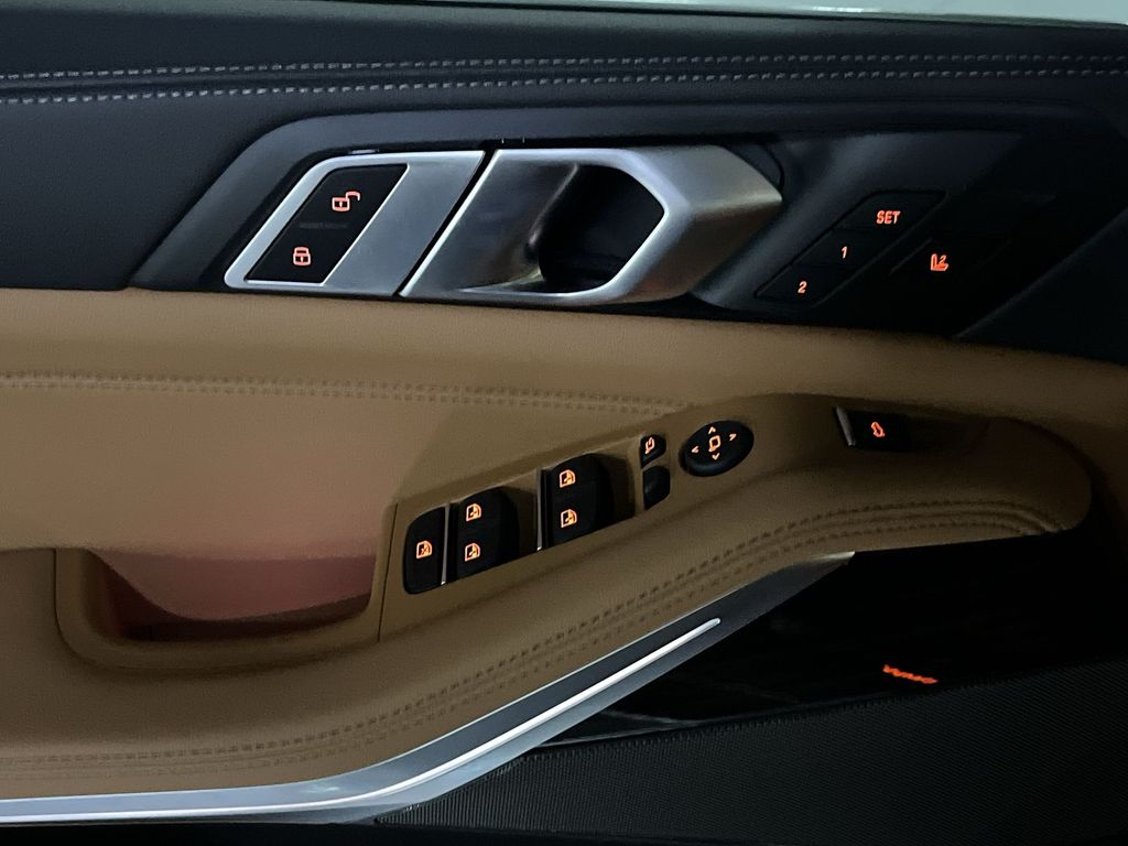 Thumbnail: 2026 BMW X5 - 13