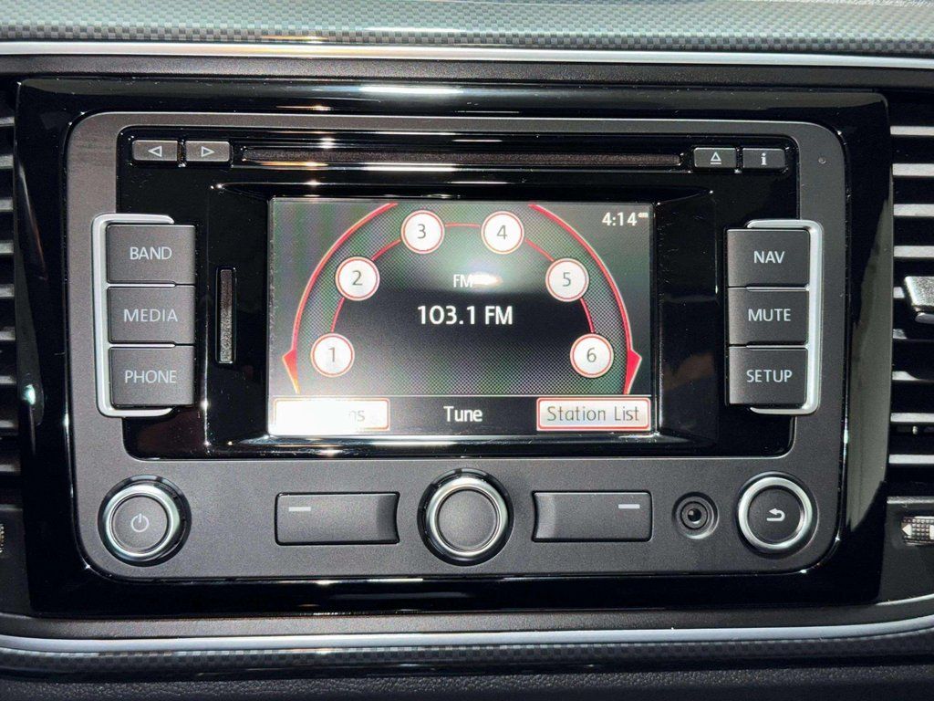 Used 2012 Reflex Silver Metallic Volkswagen 2.0 TSi image 9