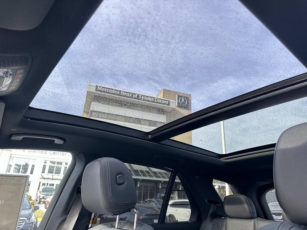 Thumbnail: 2026 Mercedes-Benz GLE - 17