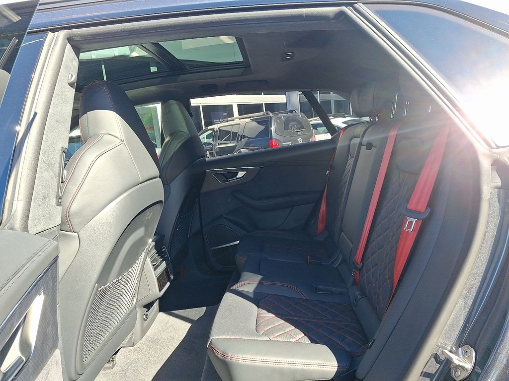 Thumbnail: 2026 Audi Q8 - 7