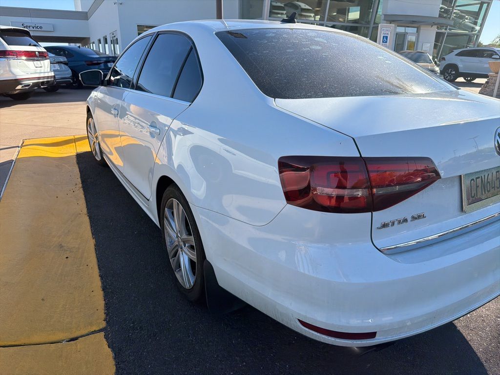 Thumbnail: 2017 Volkswagen Jetta - 10