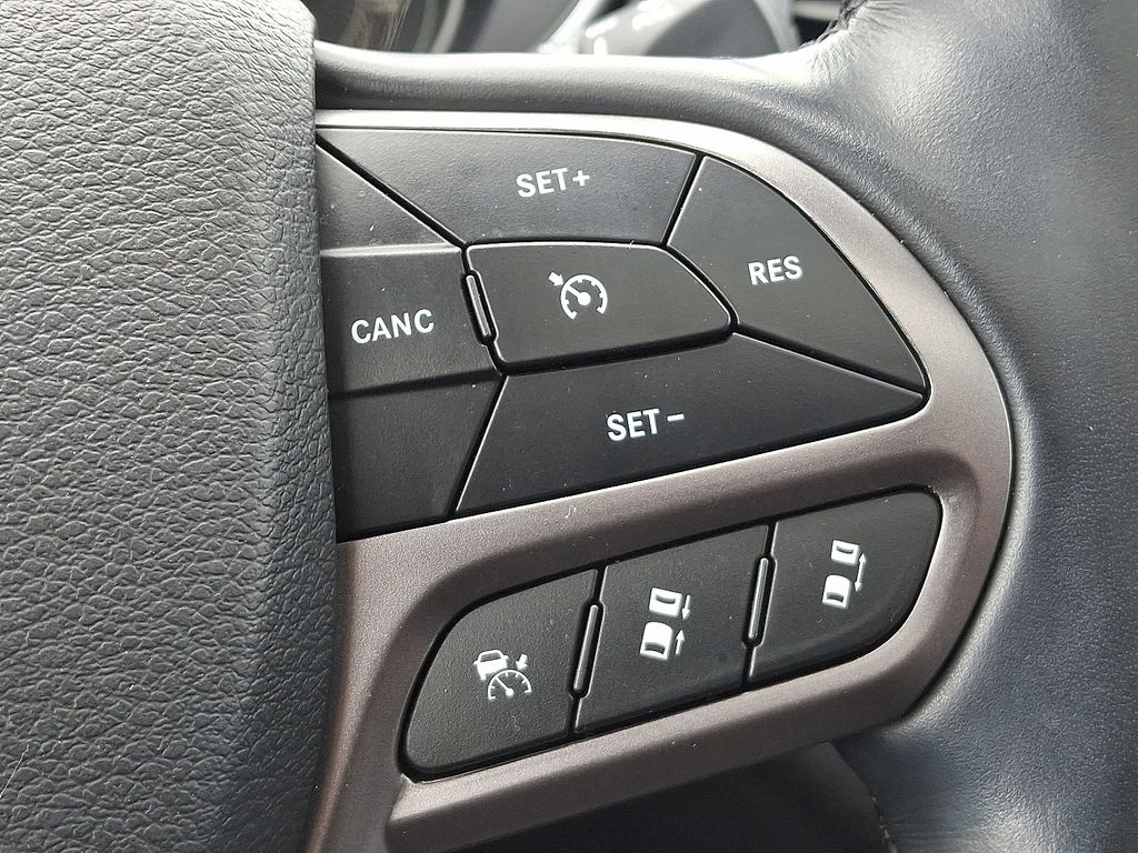 Thumbnail: 2021 Jeep Cherokee - 23