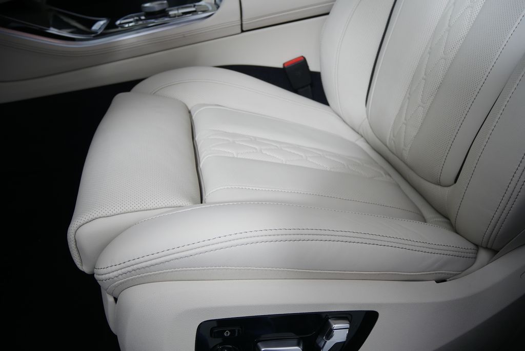 Thumbnail: 2026 BMW X5 - 10