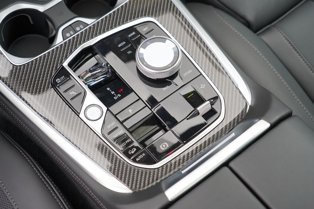 Thumbnail: 2027 BMW X7 - 17