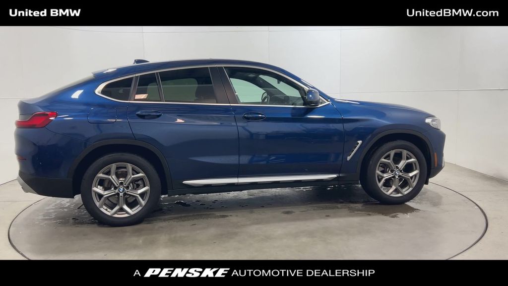 Thumbnail: 2025 BMW X4 - 9