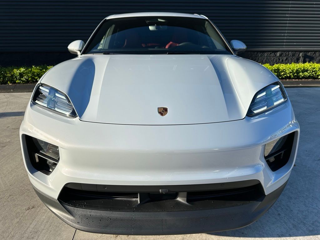 Thumbnail: 2025 Porsche Macan - 8