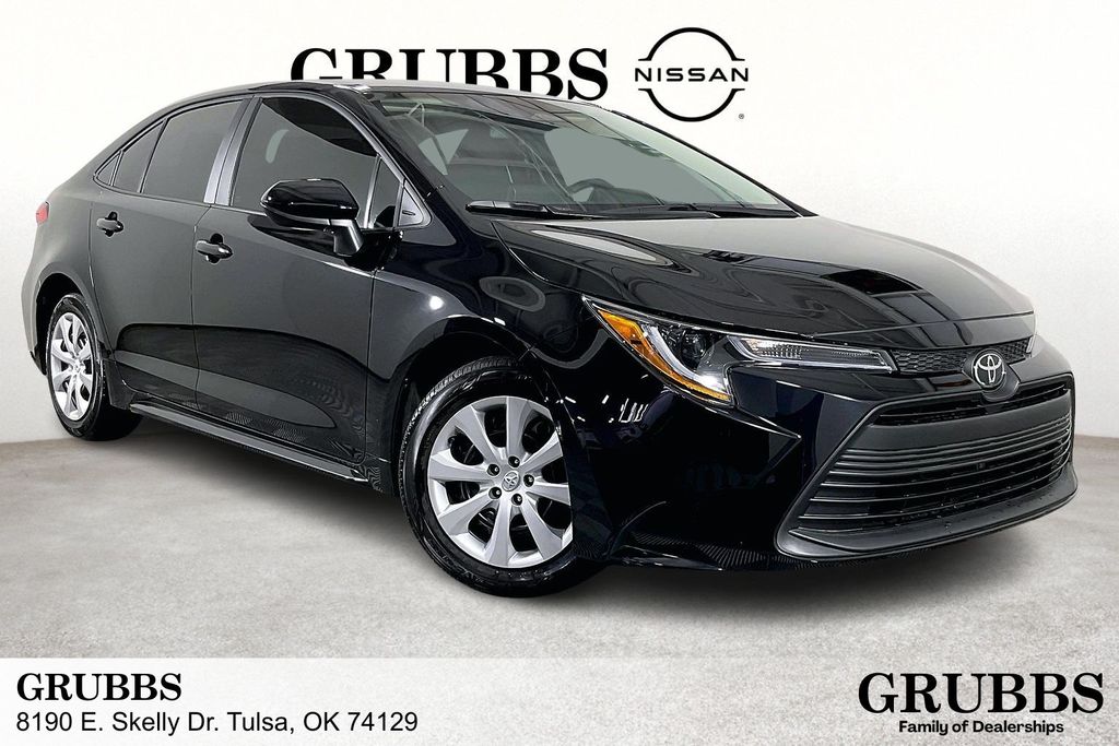 2025 Toyota Corolla LE FWD