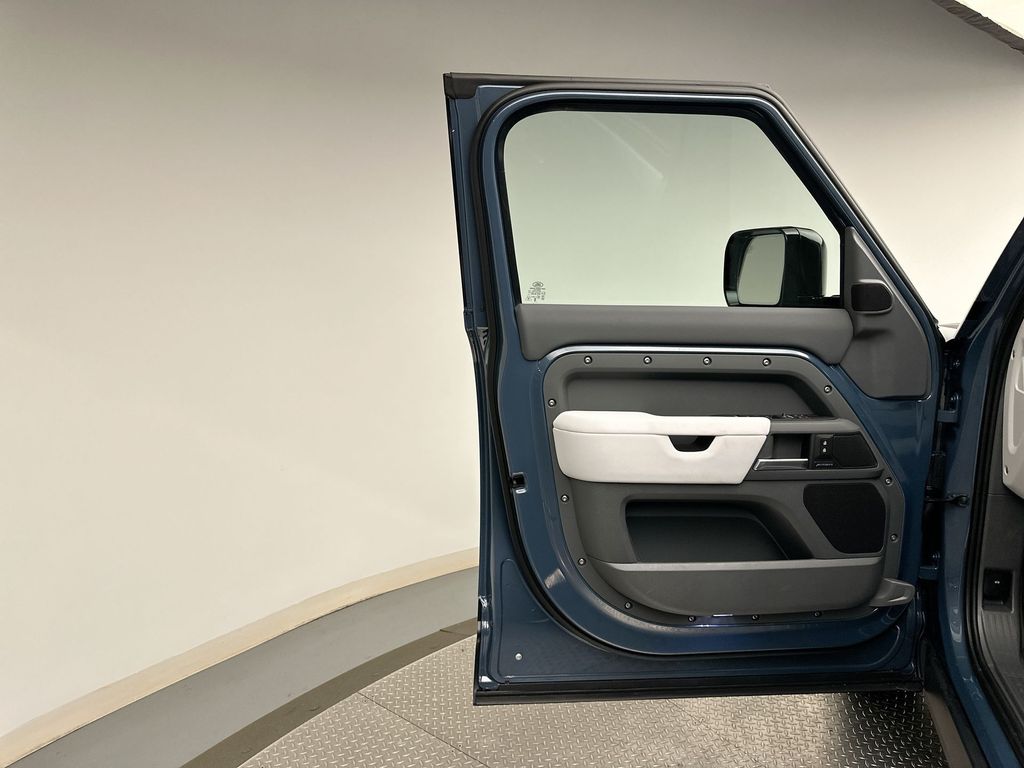 Thumbnail: 2026 Land Rover Defender - 9