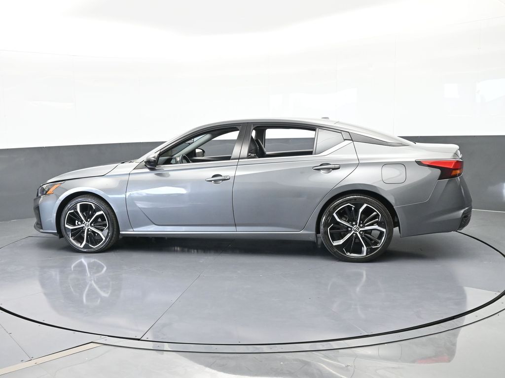 Used 2024 Gun Metallic Nissan 2.5 SR image 3