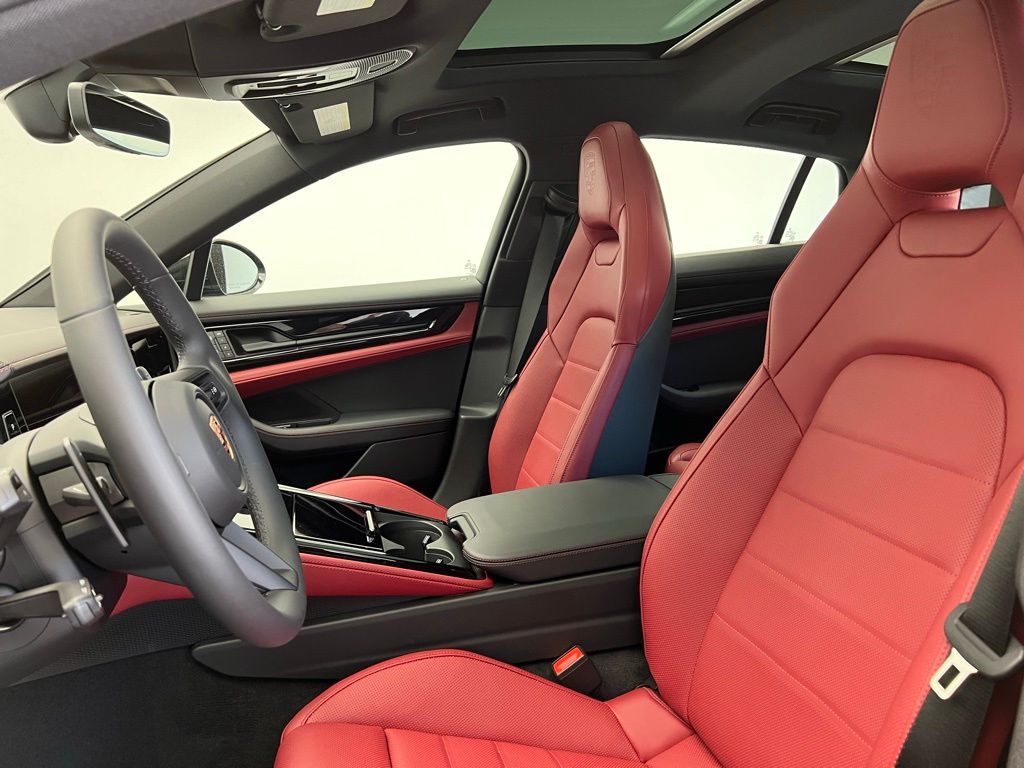 Thumbnail: 2025 Porsche Panamera - 5