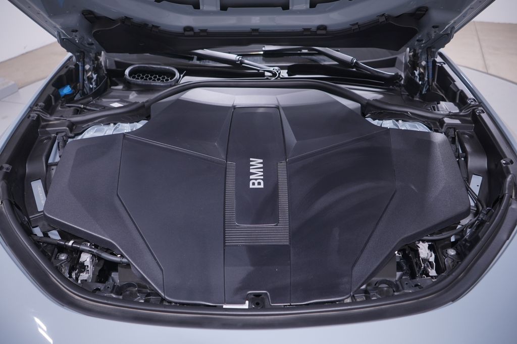 Thumbnail: 2025 BMW i7 - 24