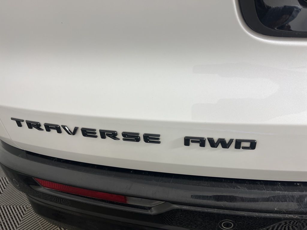 Thumbnail: 2024 Chevrolet Traverse - 3