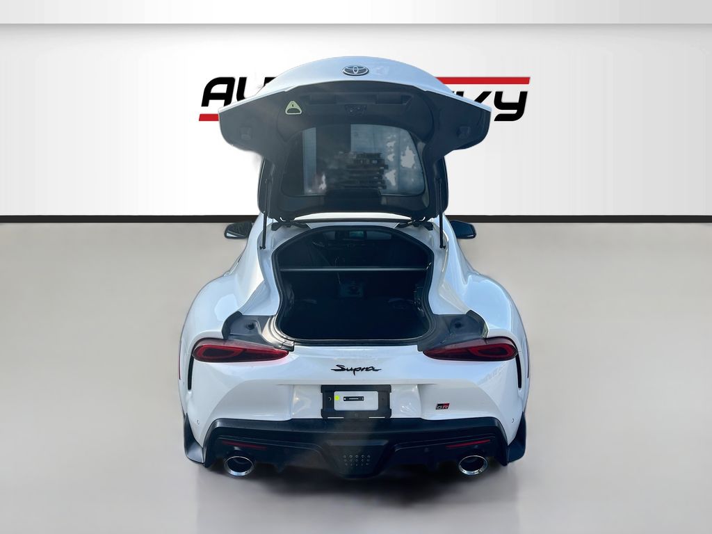Used 2026 White Toyota 3.0 image 24