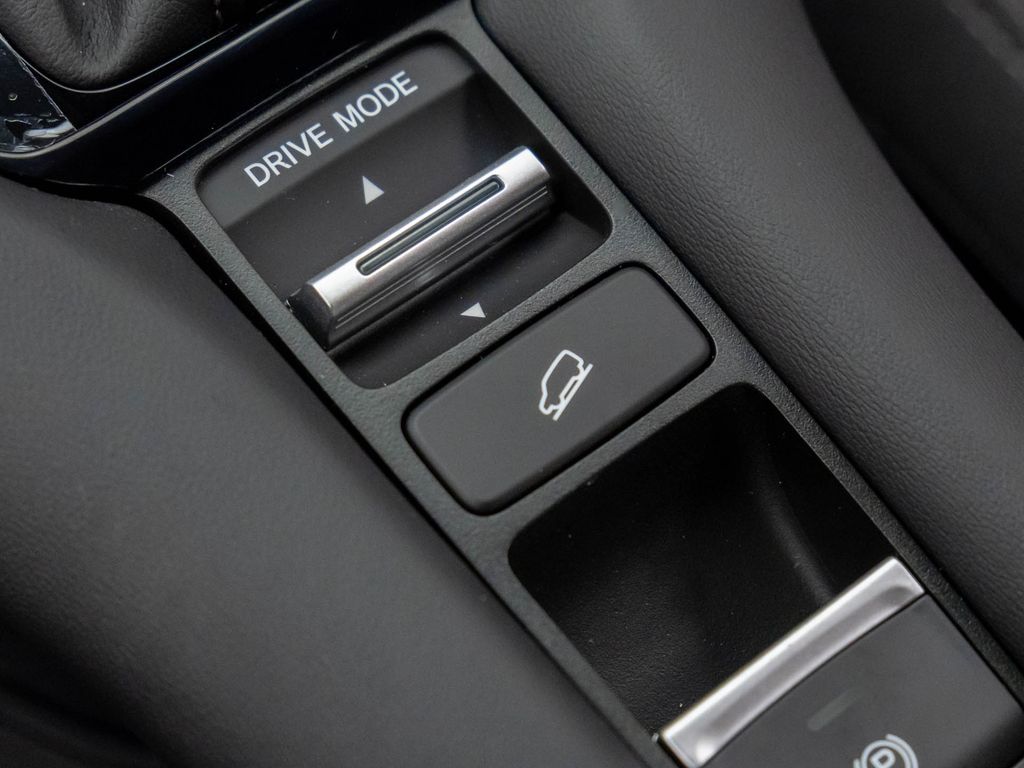 2025 Honda HR-V LX photo
