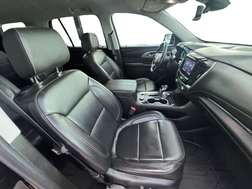 Used Car 2021 Chevrolet Traverse  Rs For Sale Under $30,000 In Round Rock, Texas