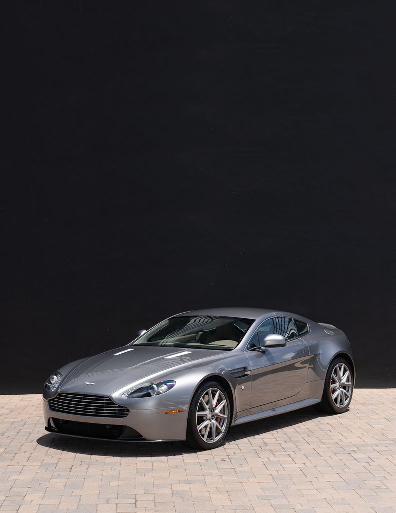 Aston Martin 2012 V8 Vantage S Base