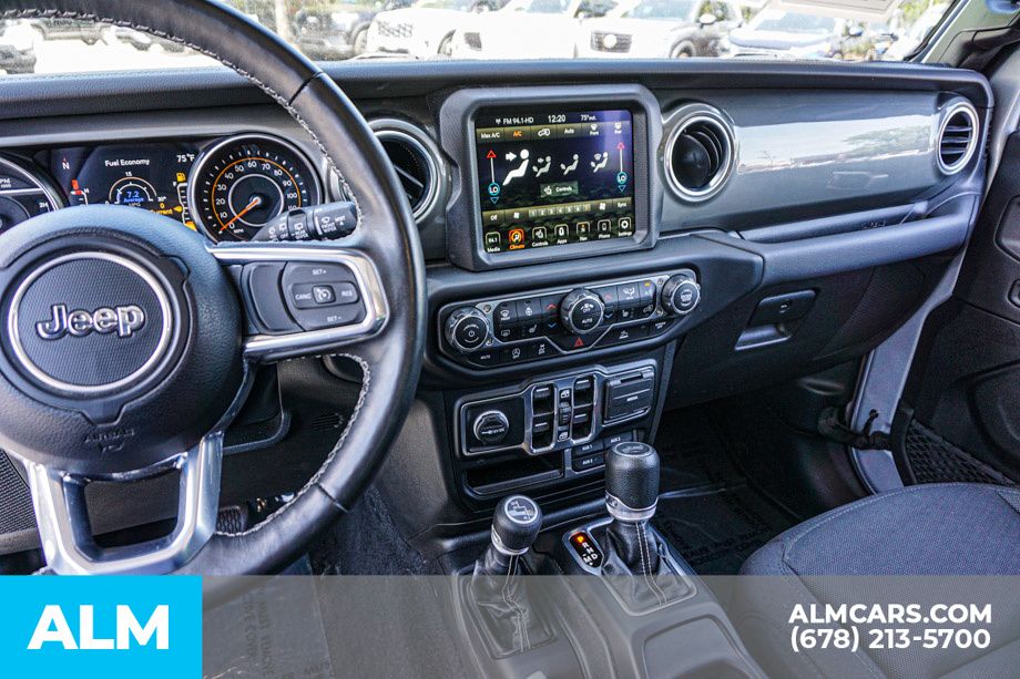 Used 2023 Silver Jeep Sahara image 33