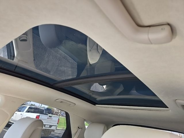 2025 Genesis GV70  17