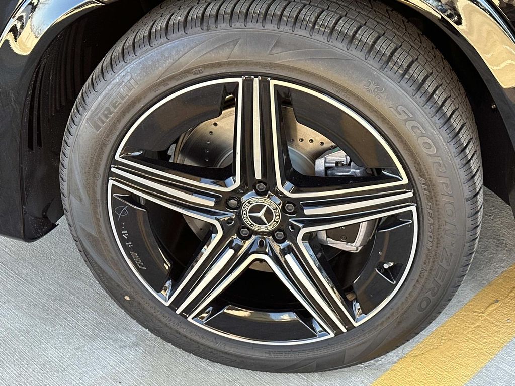 Thumbnail: 2026 Mercedes-Benz GLE - 9