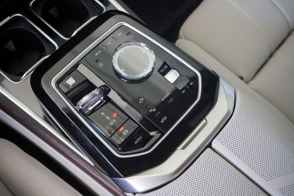 2025 BMW 7 Series 760i xDrive 19
