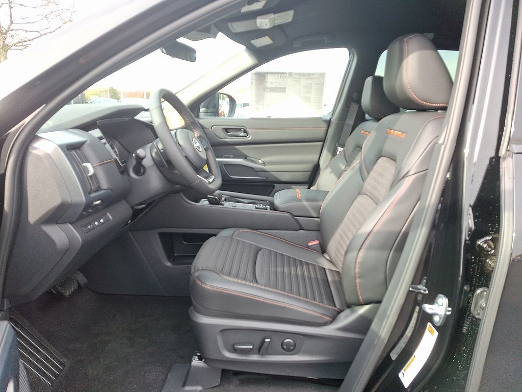 Thumbnail: 2025 Nissan Pathfinder - 7