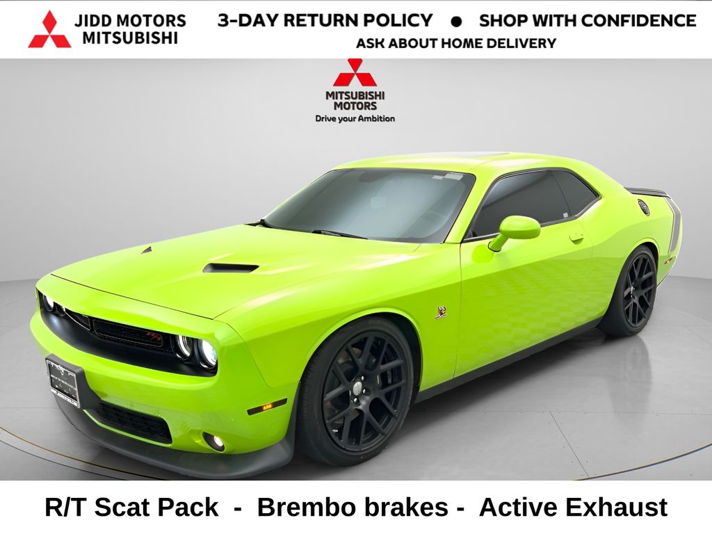 Green (Sublime Pearl Coat) 2015 Dodge Challenger R/T Scat Pack RWD Coupe Rear-Wheel Drive 6-Speed Manual