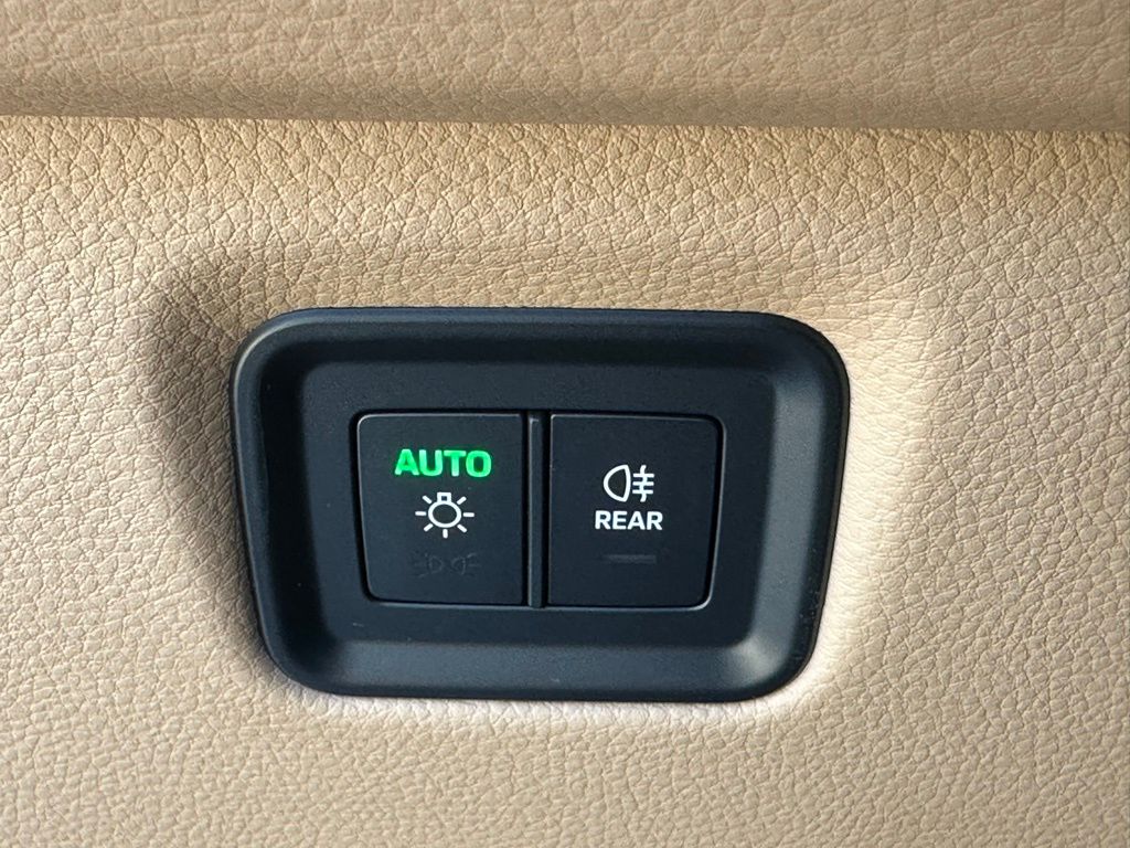 Thumbnail: 2024 Porsche Cayenne - 32