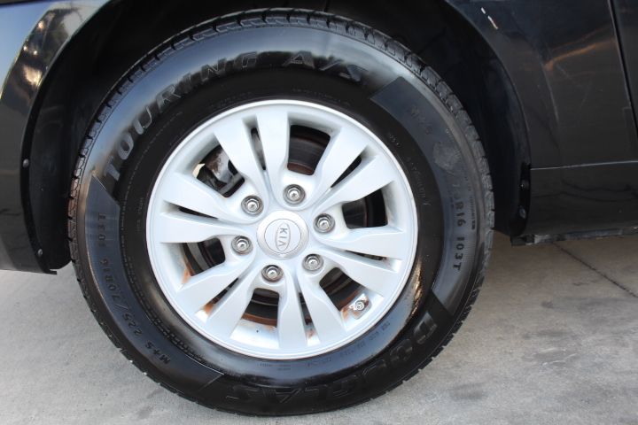 Used Car 2012 Kia Sedona  Lx For Sale Under $10,000 In Georgetown, Texas