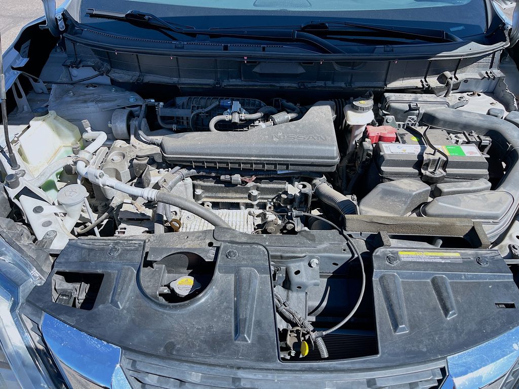 Used 2020 Silver Nissan SL image 30