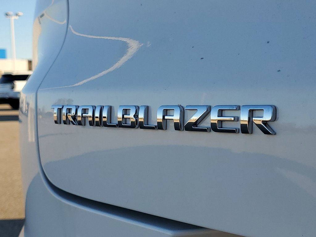 2025 Chevrolet TrailBlazer LT 8