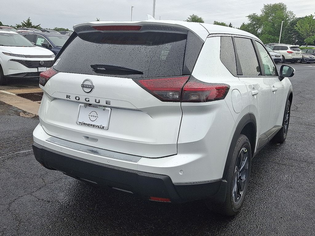 Thumbnail: 2025 Nissan Rogue - 4