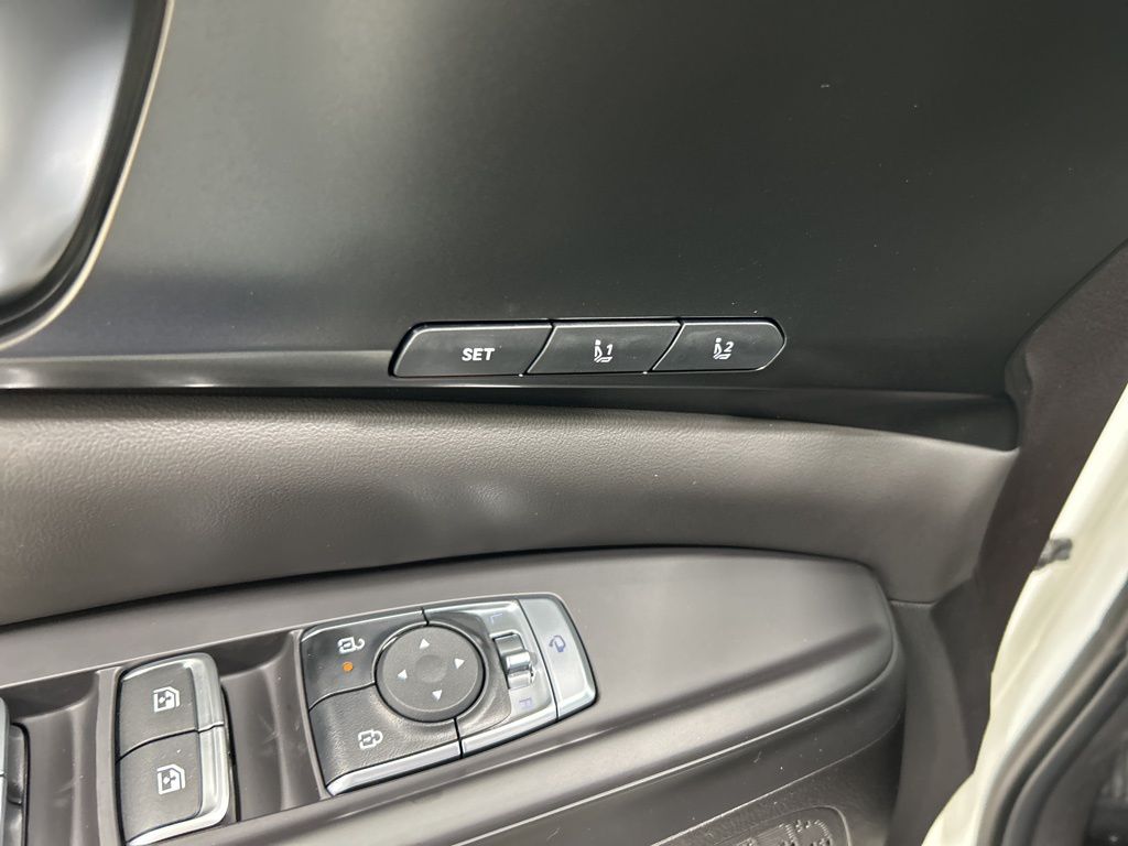 new 2026 Kia Carnival Hybrid car, priced at $1,164,713