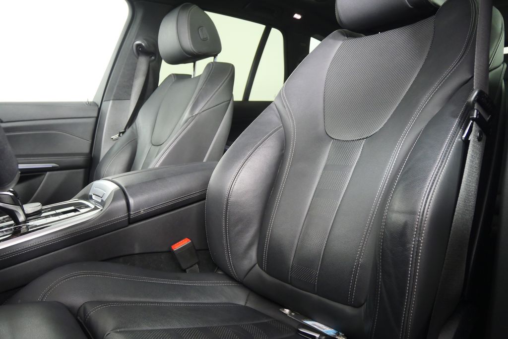 Thumbnail: 2021 BMW X5 - 11