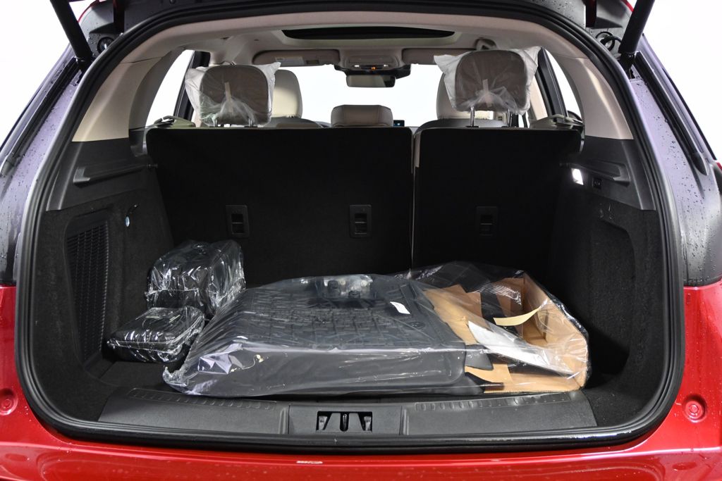 New 2026 Red Lincoln Premiere image 19