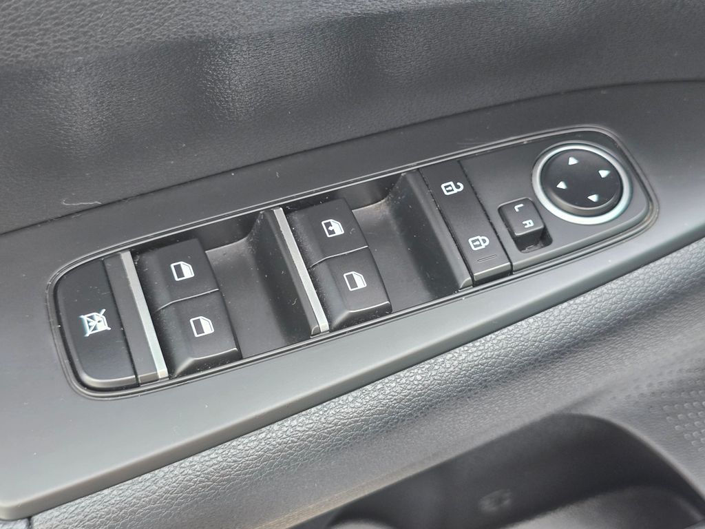 Used 2024 White Kia LXS image 16