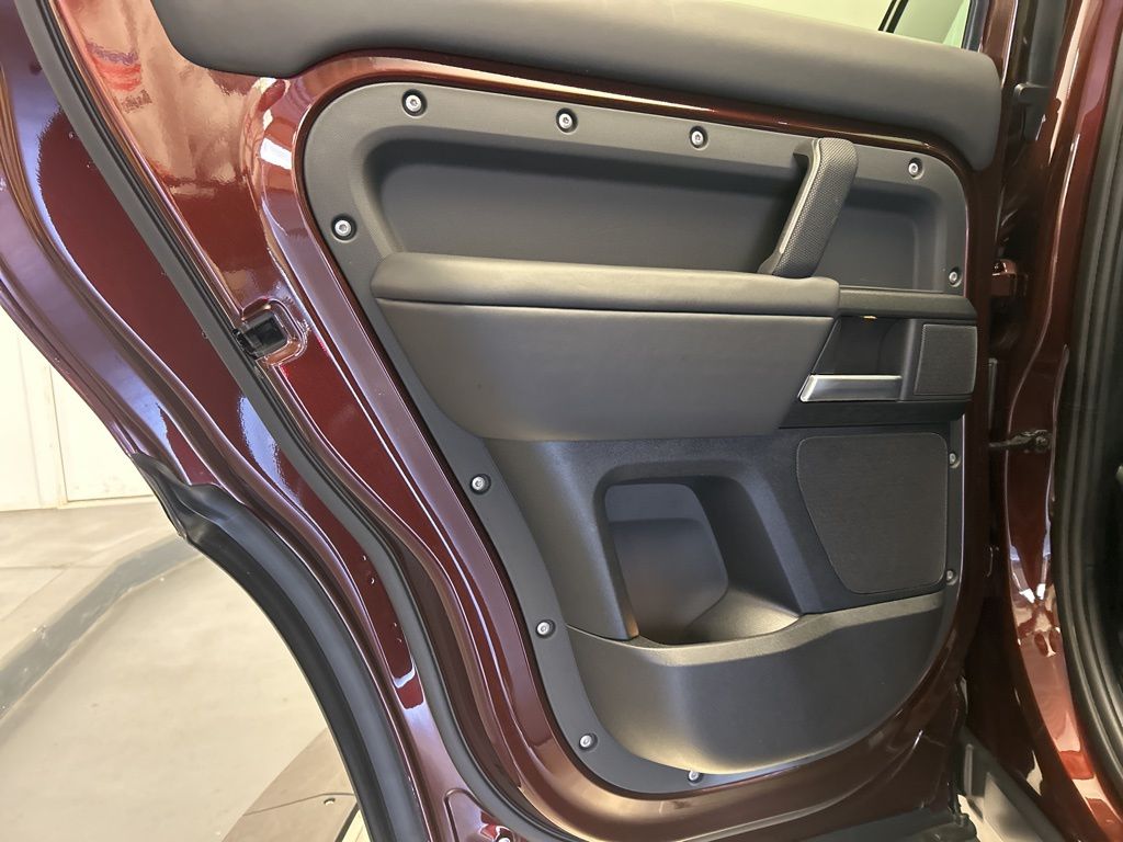 Thumbnail: 2025 Land Rover Defender - 24