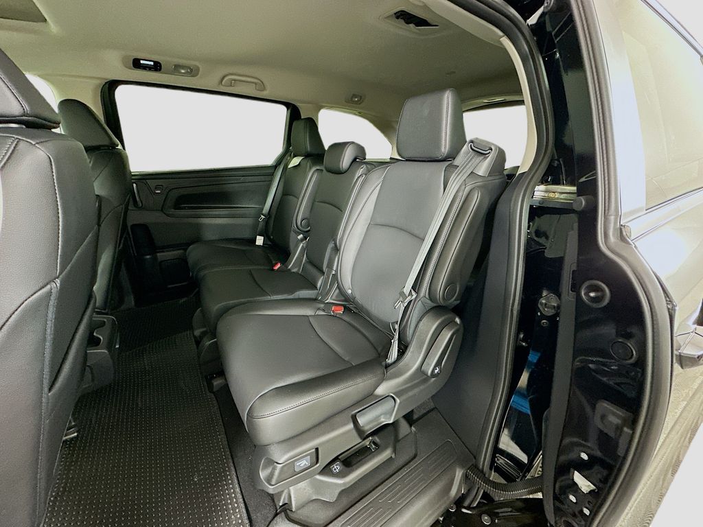 Thumbnail: 2026 Honda Odyssey - 16