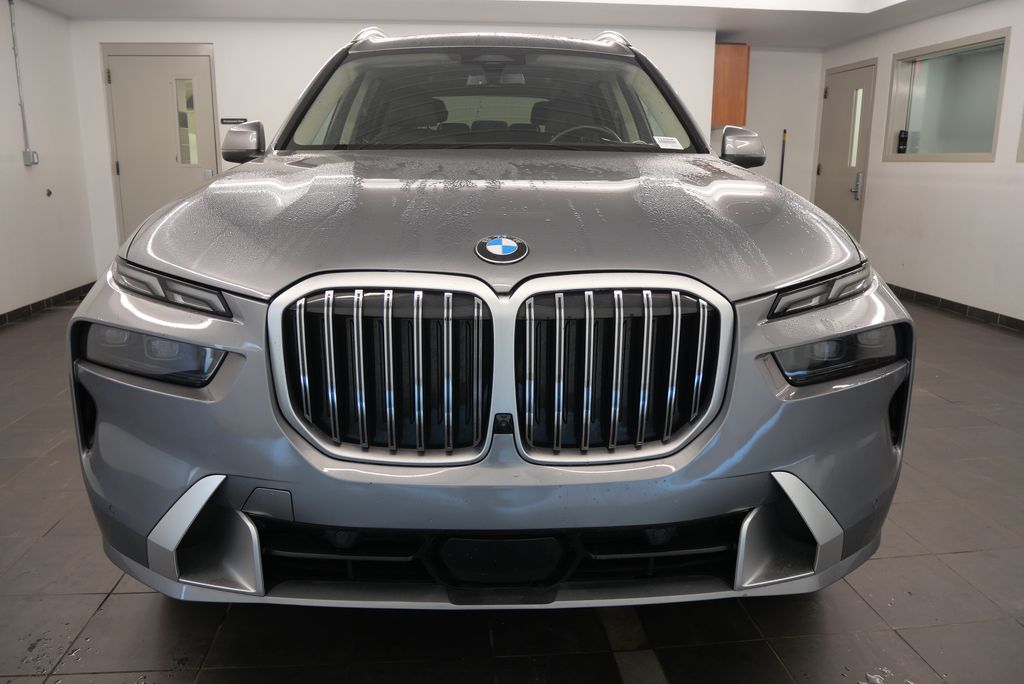 2023 BMW X7 xDrive40i 9