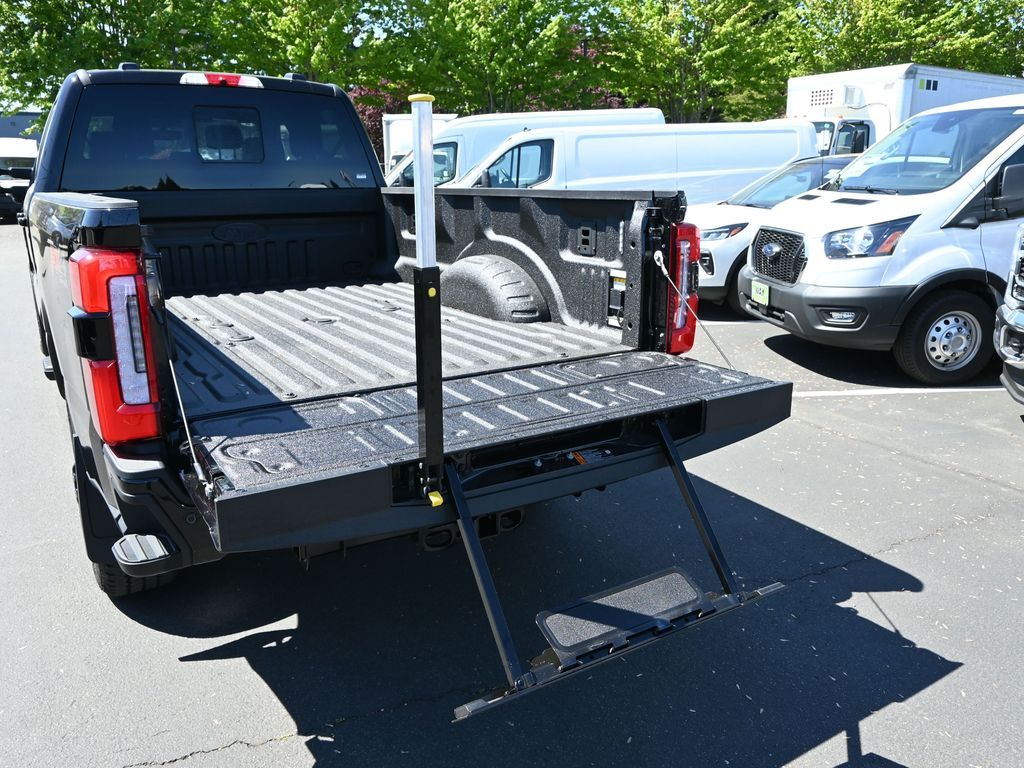 2025 Ford F-350 Super Duty Platinum